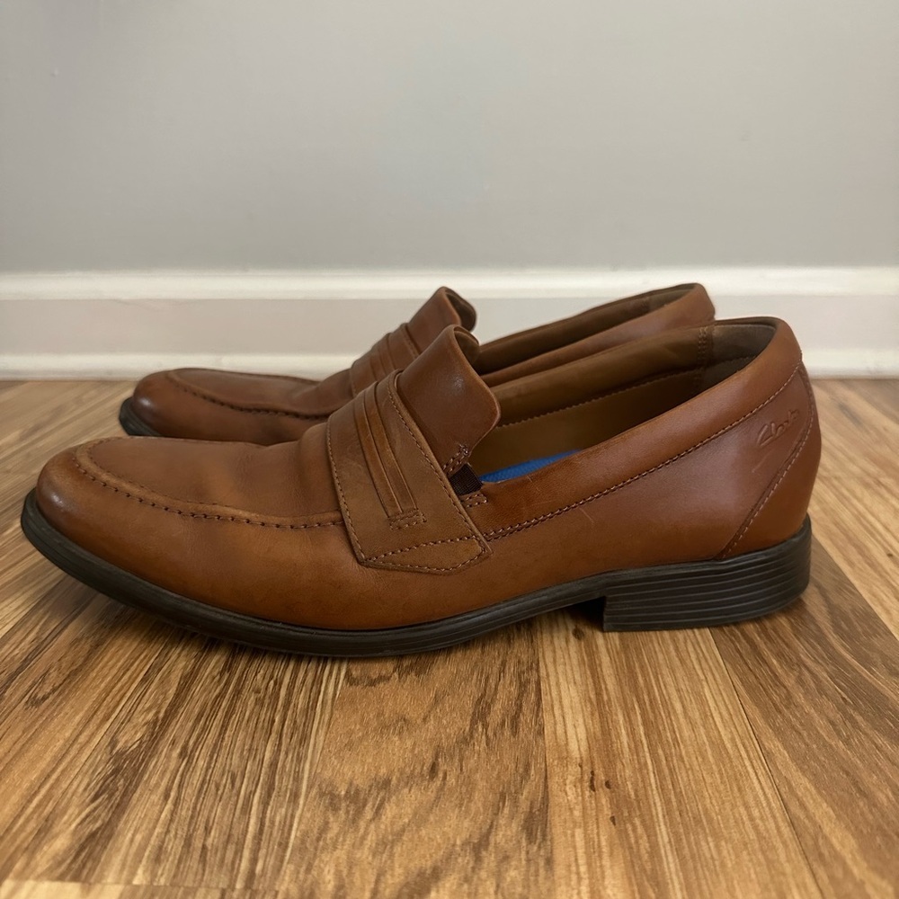 Clarks Men's Brown Leather loafers size 9.5